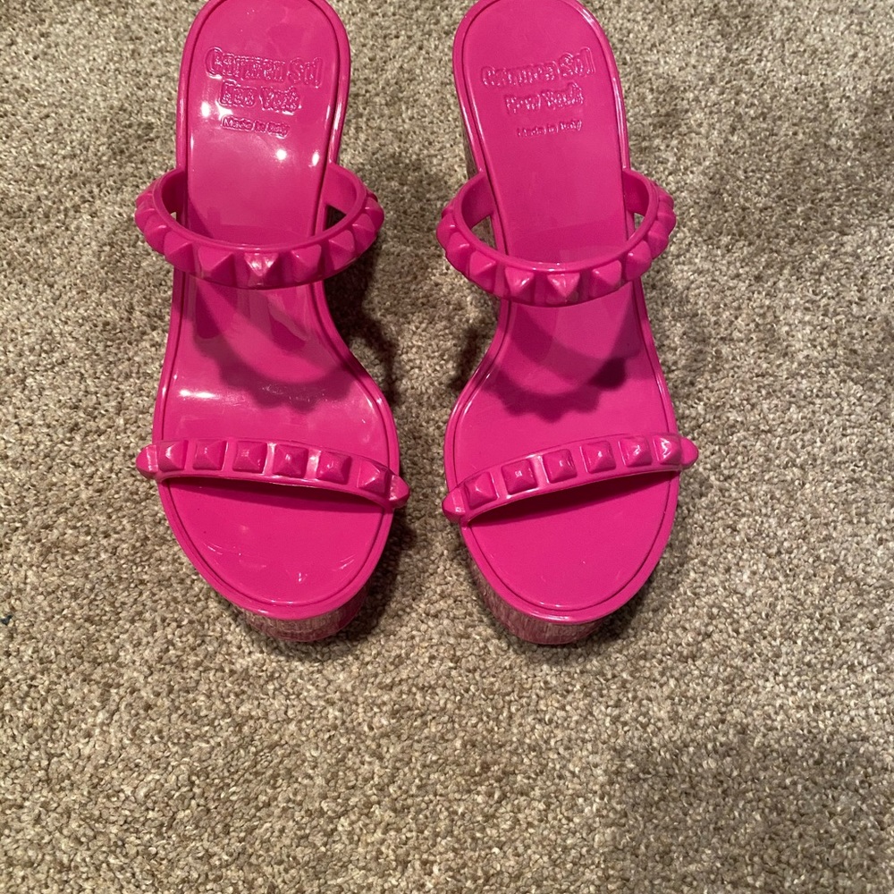 Carmen Sol New York Studded Tonino Wedges
Fuchsia